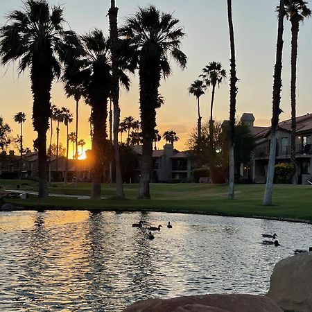 The View! Palm Desert Country Club Villa エクステリア 写真
