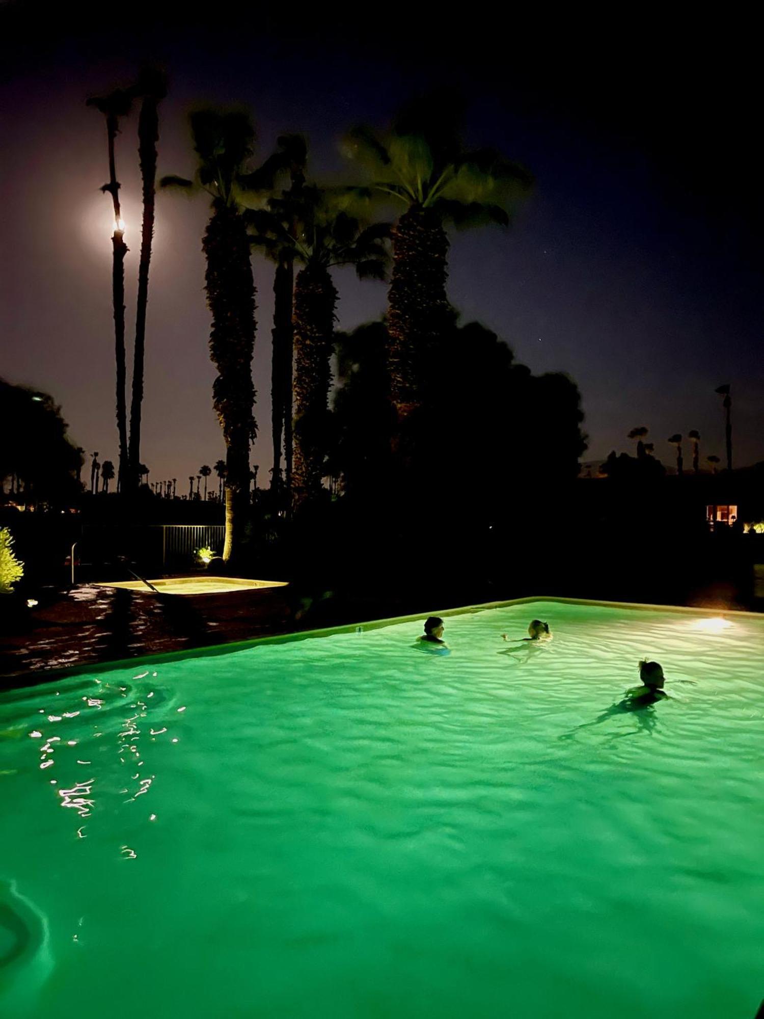 The View! Palm Desert Country Club Villa エクステリア 写真