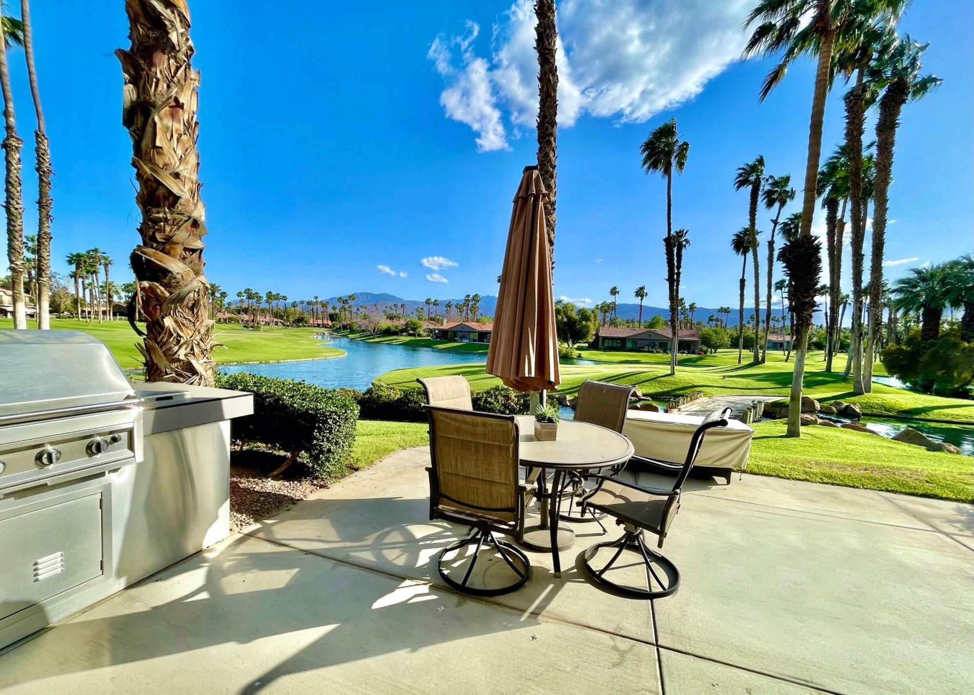 The View! Palm Desert Country Club Villa エクステリア 写真